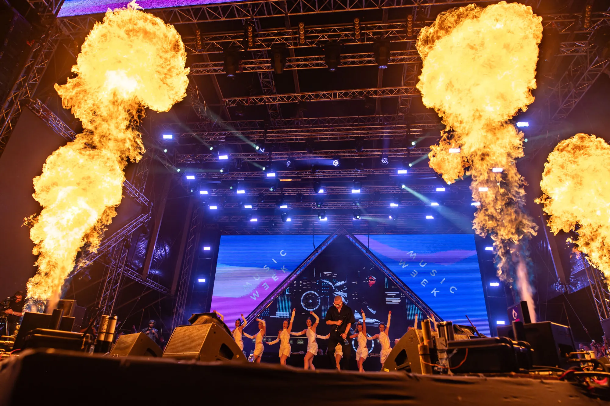 LP2MusicWeek01Total-2572